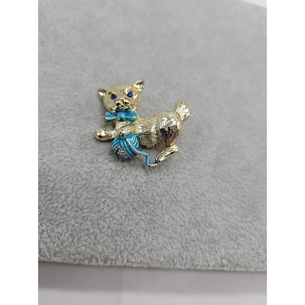Vintage Signed Gerry ? Kitty Cat Enamel Rhinestone Brooch 1.5"